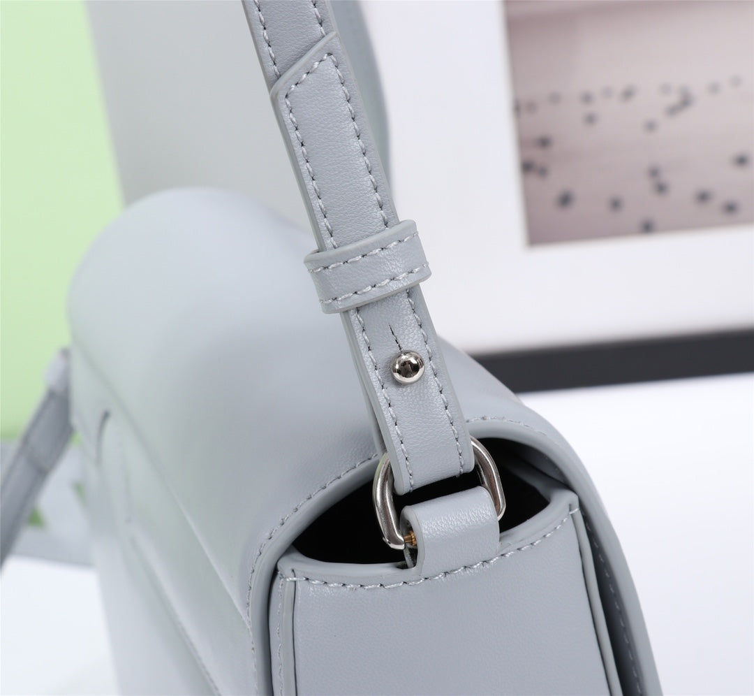 Off White Bag Casual Outdoor Convenient Tote Bag