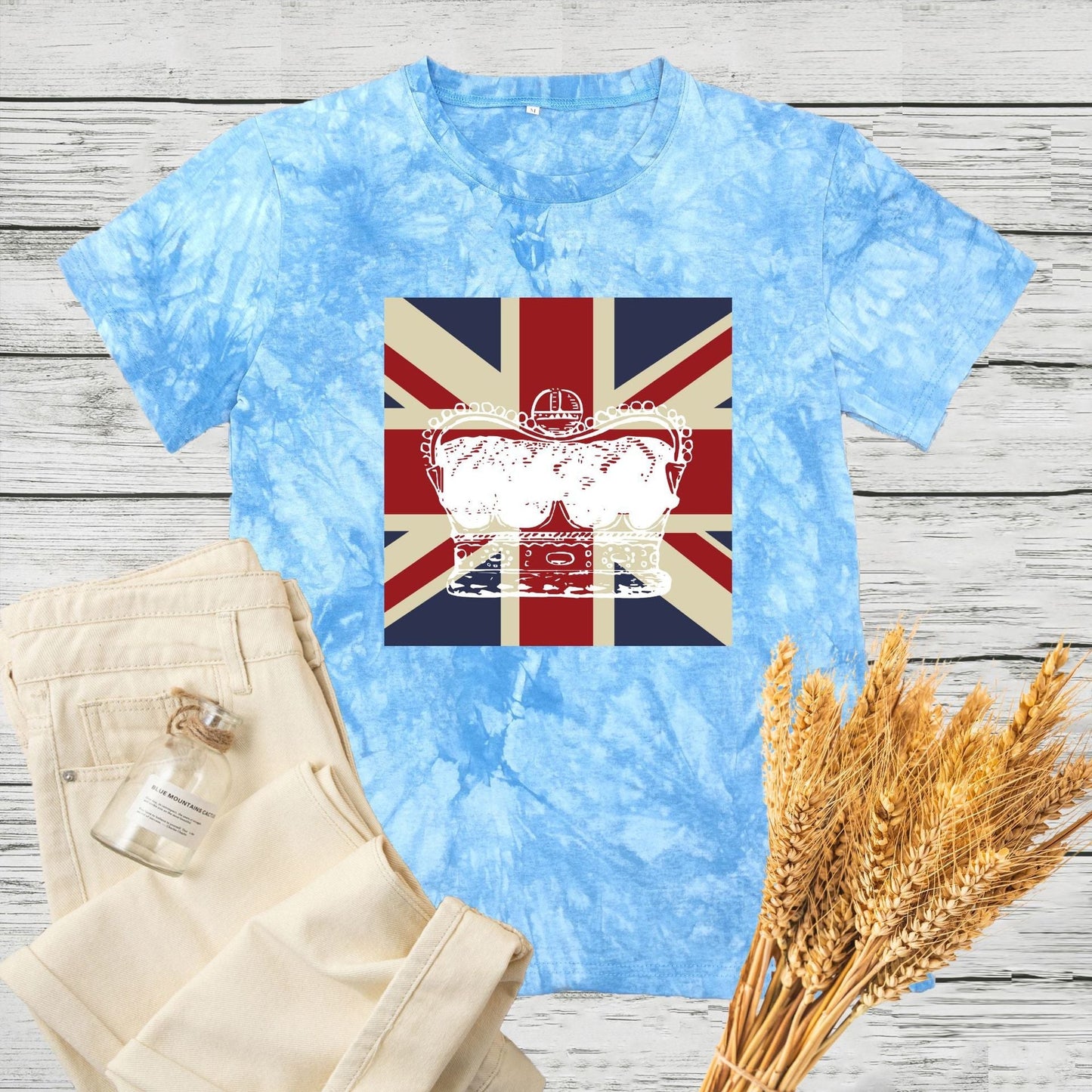 Inspired by Queen's Platinum Jubilee 2022 Elizabeth 70 Years T-shirt Loose Crew Neck T-shirt