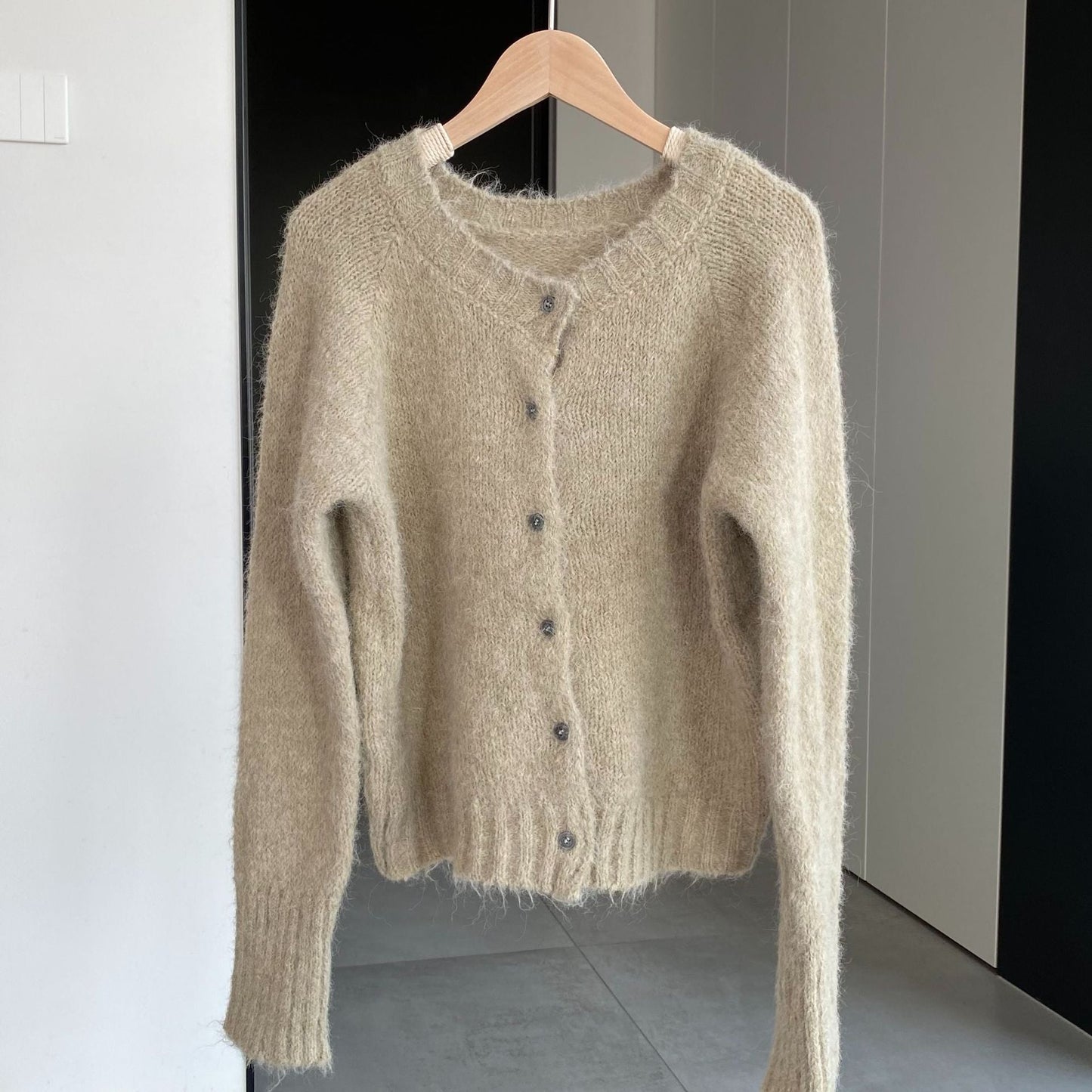 Women Cardigan Sweater Spring Alpaca Fleece/Fiber Cardigan Jacket Long-Sleeved round Neck Sweater Cardigan D2366