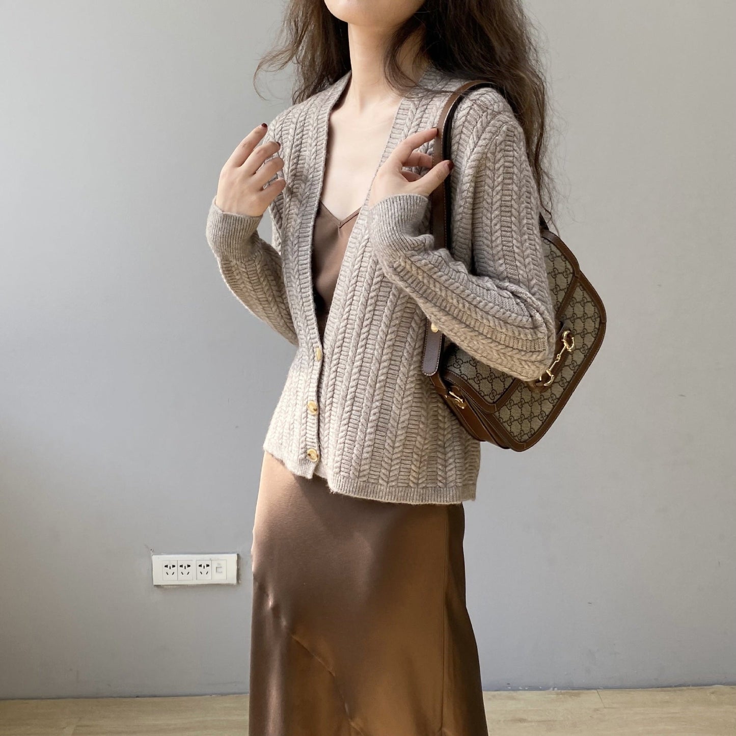 Women Cardigan Sweater Autumn Winter Retro Twist Knitted Cardigan Jacket V-neck Long Sleeve Sweater 8t3102