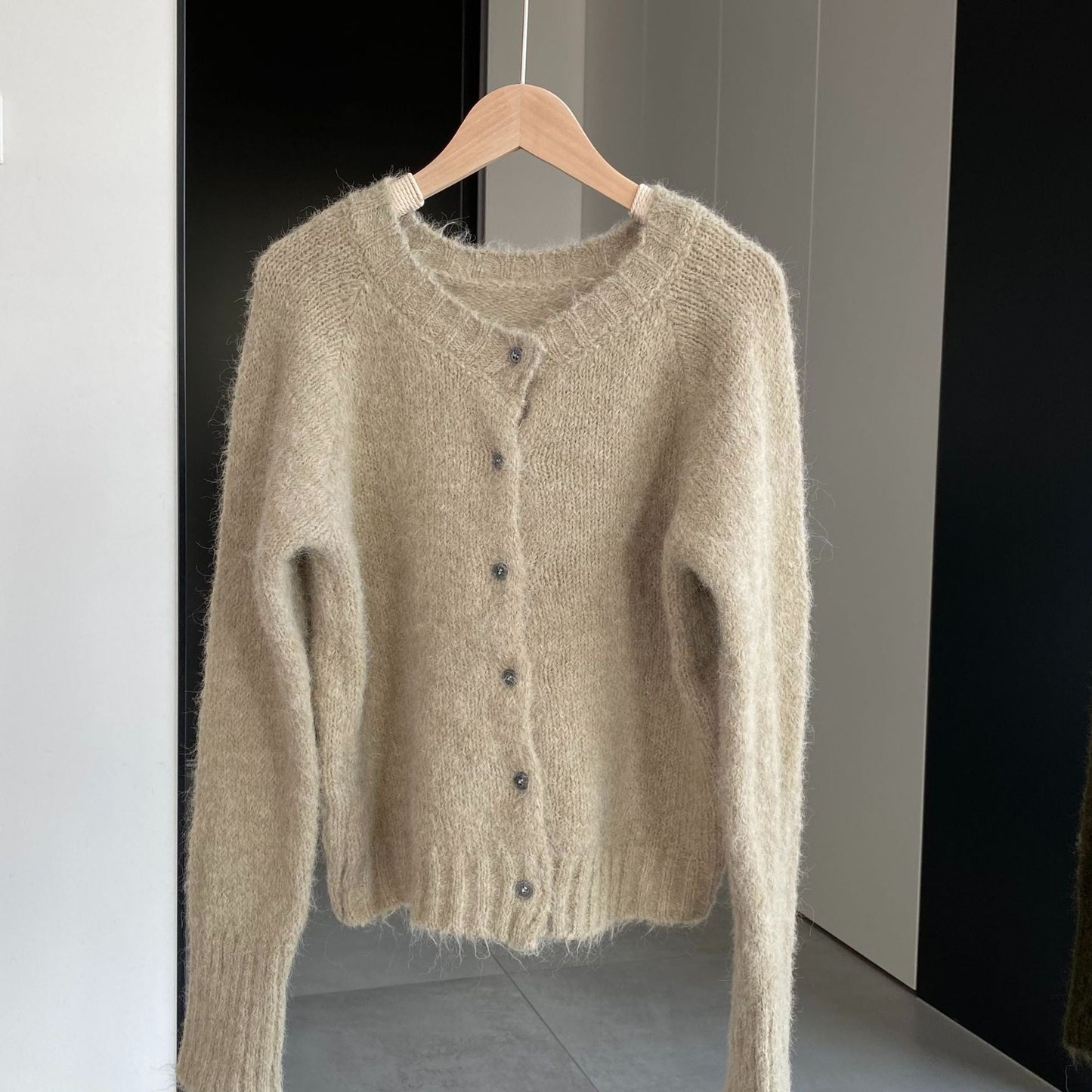 Women Cardigan Sweater Spring Alpaca Fleece/Fiber Cardigan Jacket Long-Sleeved round Neck Sweater Cardigan D2366